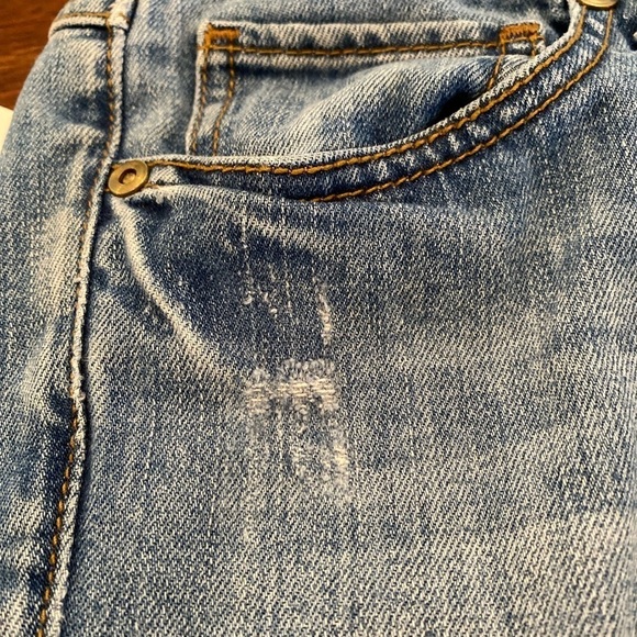 CAbi Ruby skinny light wash jeans size 8 - Picture 2 of 10